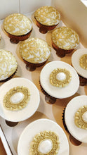 Load image into Gallery viewer, Deluxe Cupcakes